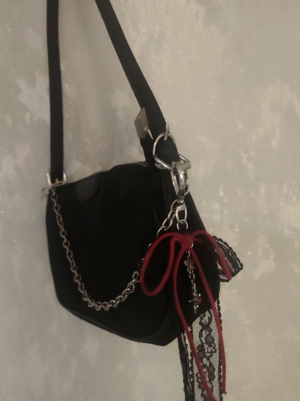 Black Shoulder Bag with Chain Accent - Picture 3 of 4